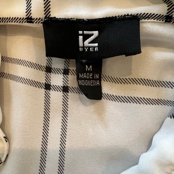 Womens button down blouse - Picture 4 of 4